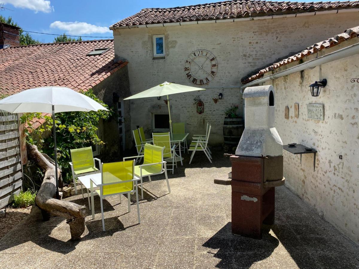 Le Gite Au Coin Des Abeilles La Caillere-Saint-Hilaire Экстерьер фото