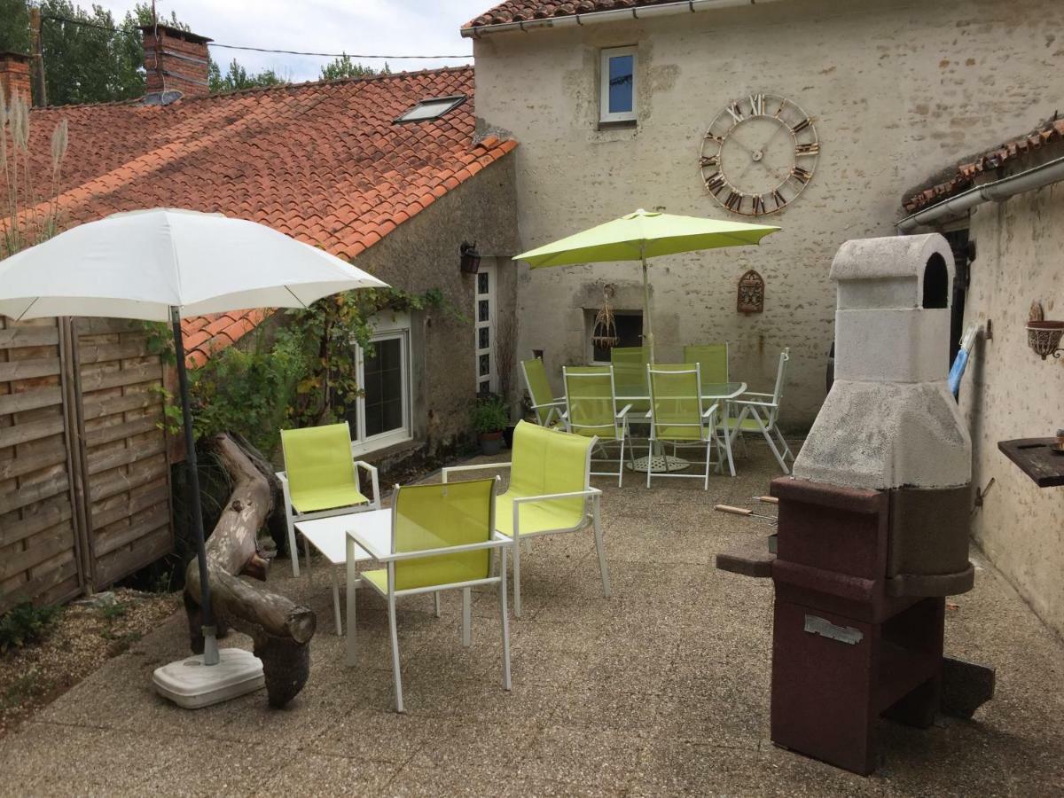 Le Gite Au Coin Des Abeilles La Caillere-Saint-Hilaire Экстерьер фото