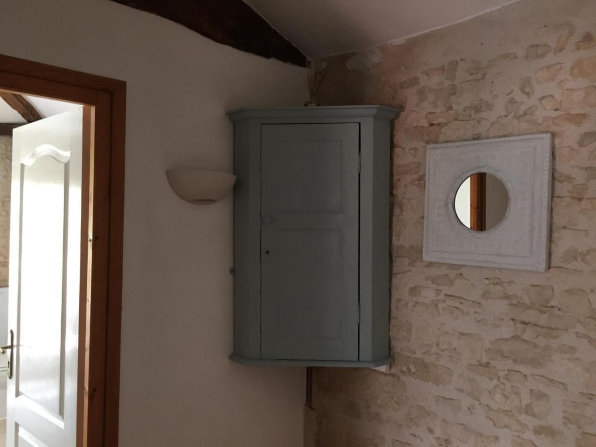 Le Gite Au Coin Des Abeilles La Caillere-Saint-Hilaire Экстерьер фото